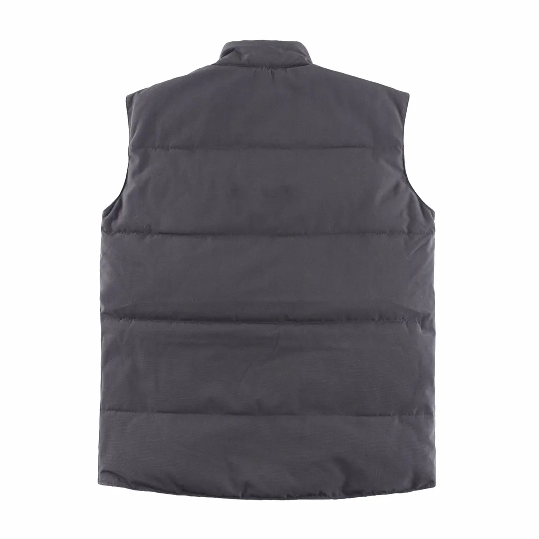 P320 Canada Goose Canada Goose #Freestyle Crew 4154M men's and women's vest down# ➖ Genuine synchronous anti-counterfeiting chip sensor! ➖ Imported Behringer embroidery machine to customize 10,000-needle embroidery logo! ➖ Imported 21-count polyester-cotton blended original fabric, using Feather-Light 10D waterproof coating fabric, made of 84.5% polyester fiber and 15.5% cotton, 100% the best feel in the entire network! ➖ The genuine official website uses the national standard 80 white duck down, and will never be misled by false claims such as 90 down or goose down! ➖ 100% nylon nylon lining with double double-layer sealing design to prevent velvet from running away. Top-grade polar fleece is used in the collar and pockets to keep warm and comfortable! ➖ Yoshida YKK provides original custom-made electroplated sliders. YKK two-way lockable zippers are tight and smooth and will not peel off paint! ➖ 3M composite original Velcro is durable, and all accessories and hardware are disassembled and customized!  SIZE: XS S M L XL XXL [Attached: Size chart]